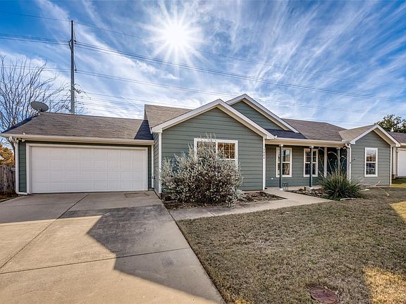 2nd image of 2904 Dana Ln