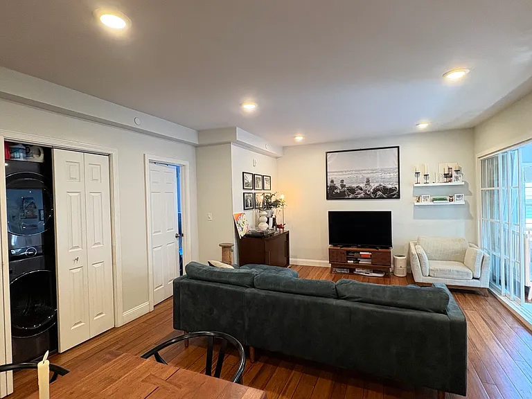 12.5 Daniels St #4 — Photo 2