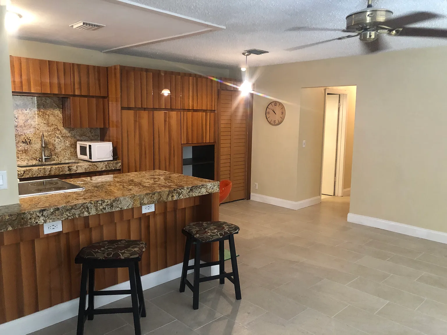 2 bed, 1400 sqft, $2,540 — Photo 3