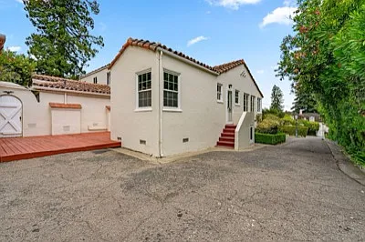 733 Chester Way — Photo 27