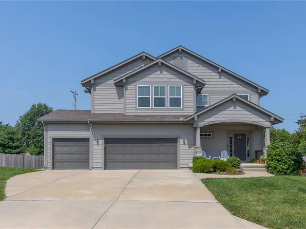 5214 Meadowsweet Ln, Shawnee, KS 66226