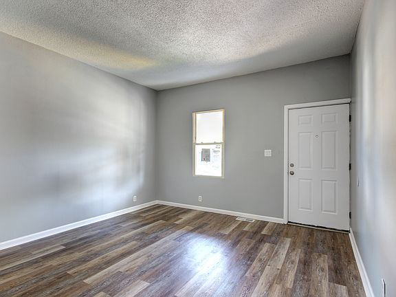 4th image of 931 Dammert Ave
