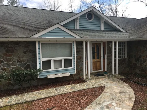 107 Mountain Side Dr, Blue Ridge, GA 30513