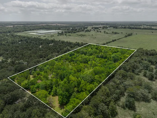 785 Park St, Ladonia, TX 75449