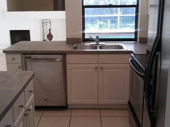 4th image of 1524 Fleetwood Dr