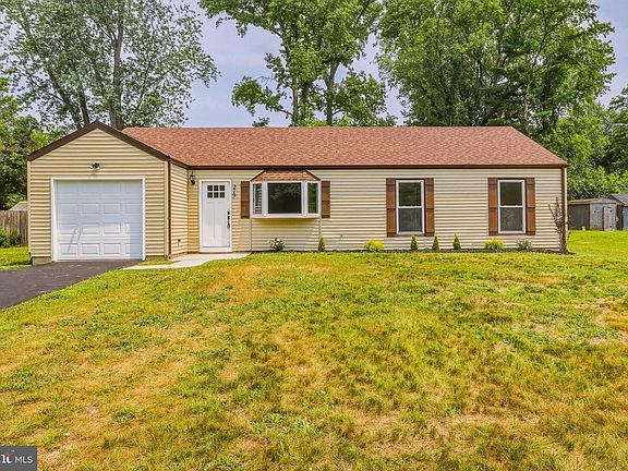 2nd image of 279 Wintergreen Ln