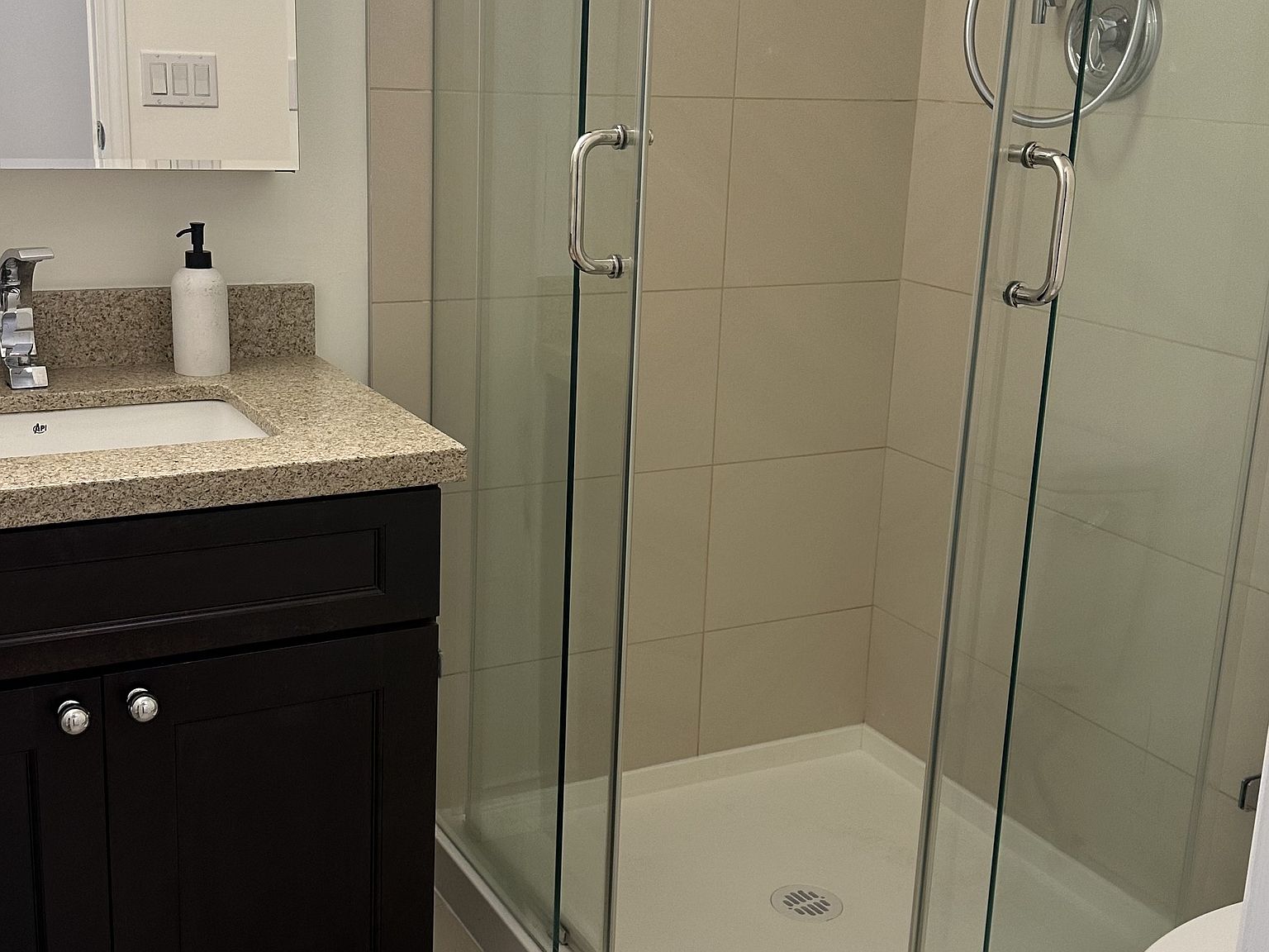 2 bedroom rental in Vancouver — photo 13