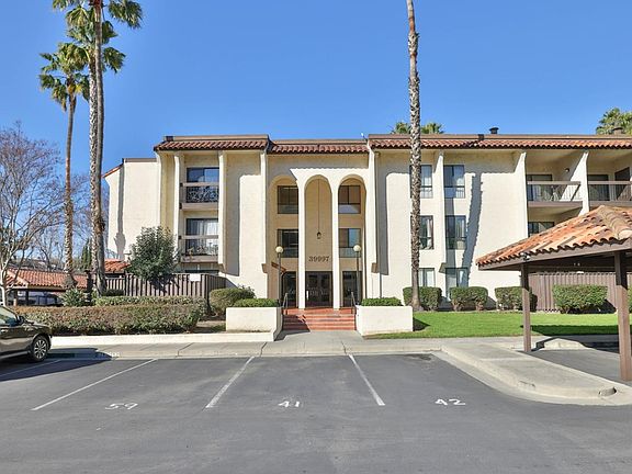 2nd image of 39997 Cedar Blvd Unit 147