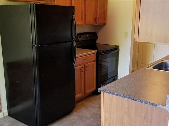 3rd image of 337 Village Blvd N