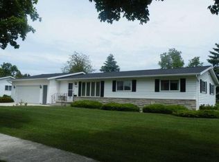 904 6th St, Kewaunee, WI 54216