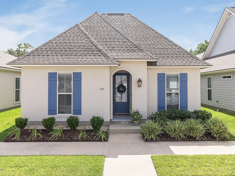1st image of 302 Parker Ln