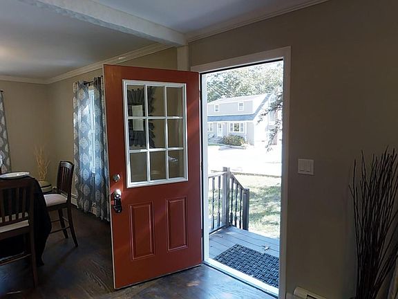 3rd image of 41 Deepdale Dr