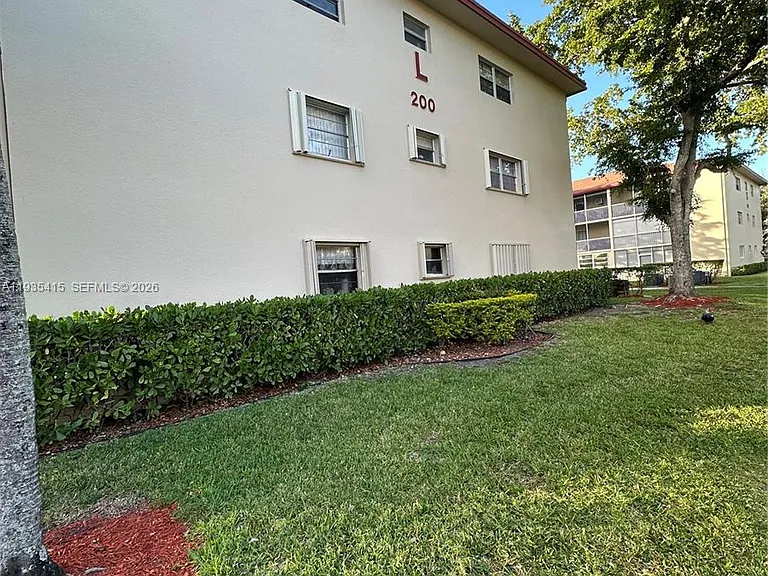 200 SW 132nd Way #310L — Photo 15