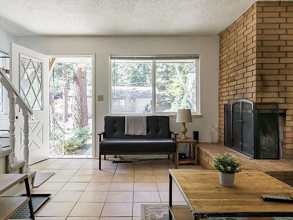 4th image of 376 Cottonwood Ct #4