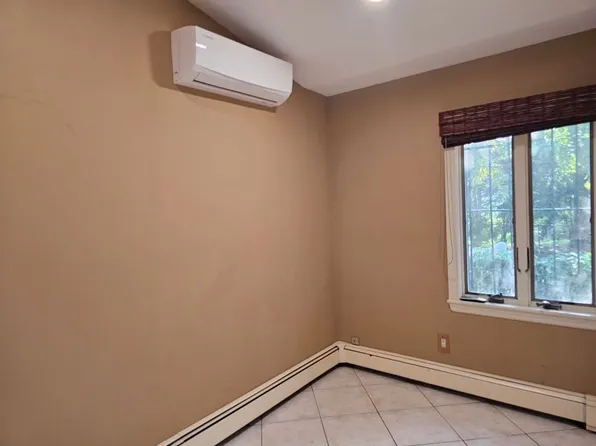 17-02 Clintonville Street image 9 of 16