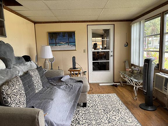 3rd image of 901 Sherwood Ave #170