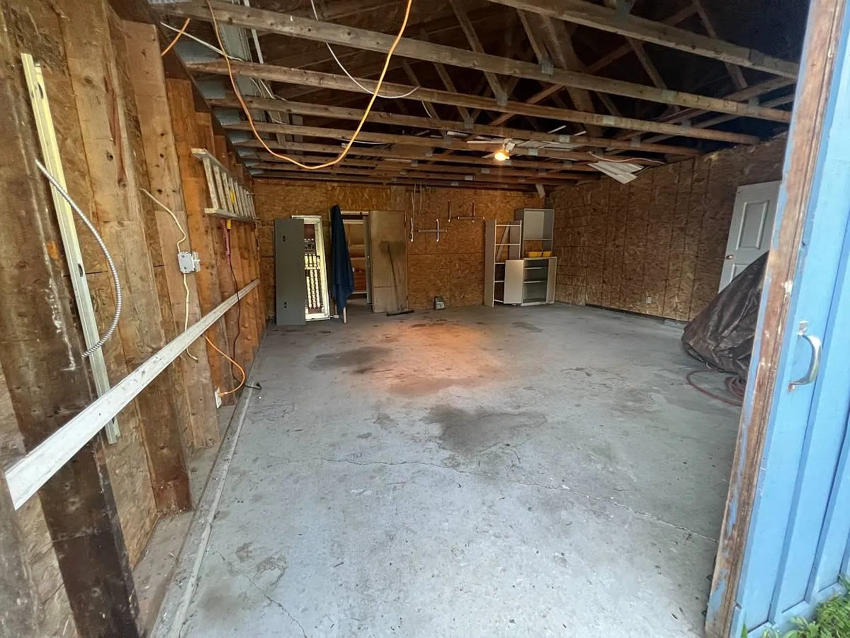 Studio, 700 sqft, $1,750 — Photo 3