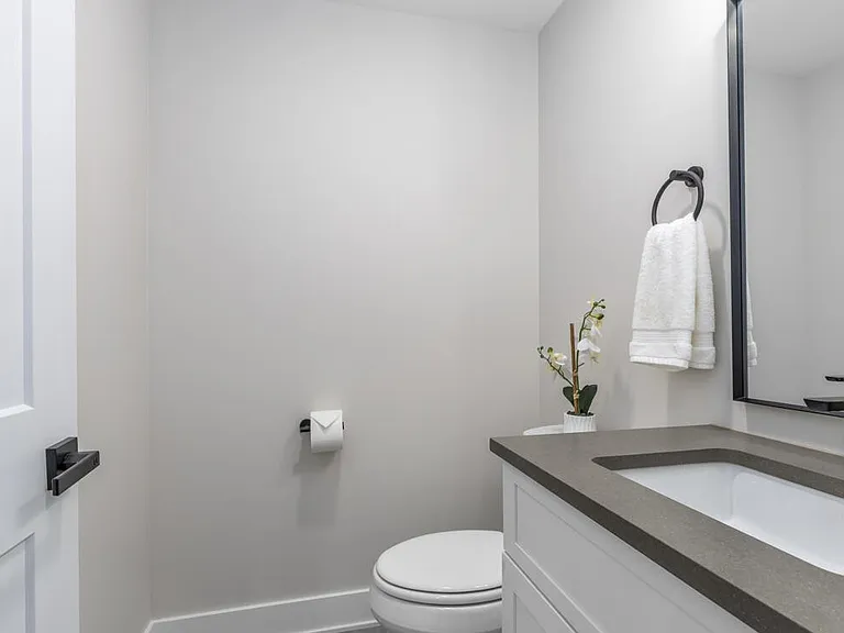 633 Fairview Ave NE #2 — Photo 10