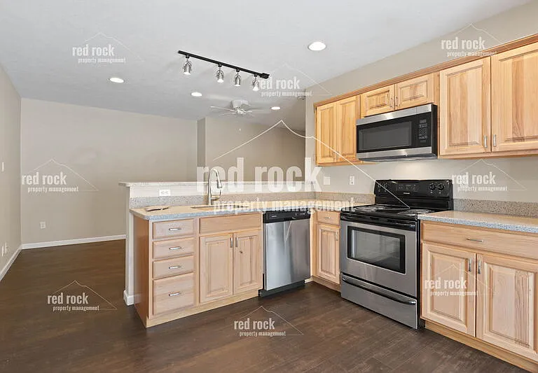 11321 E 31st Ave #B — Photo 4