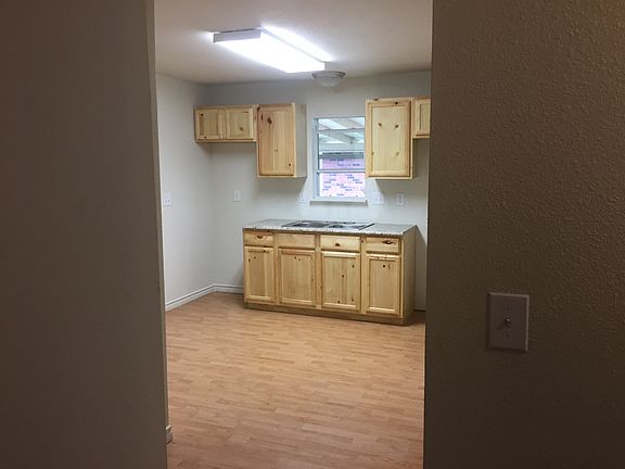 5th image of 1030 W Sloan St
