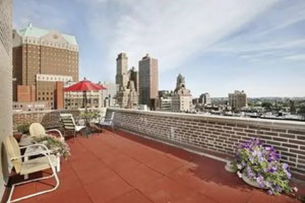 Sold by Douglas Elliman | media 22