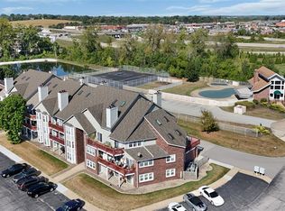 327 Shirley Ridge Dr #327B, Saint Charles, MO 63304