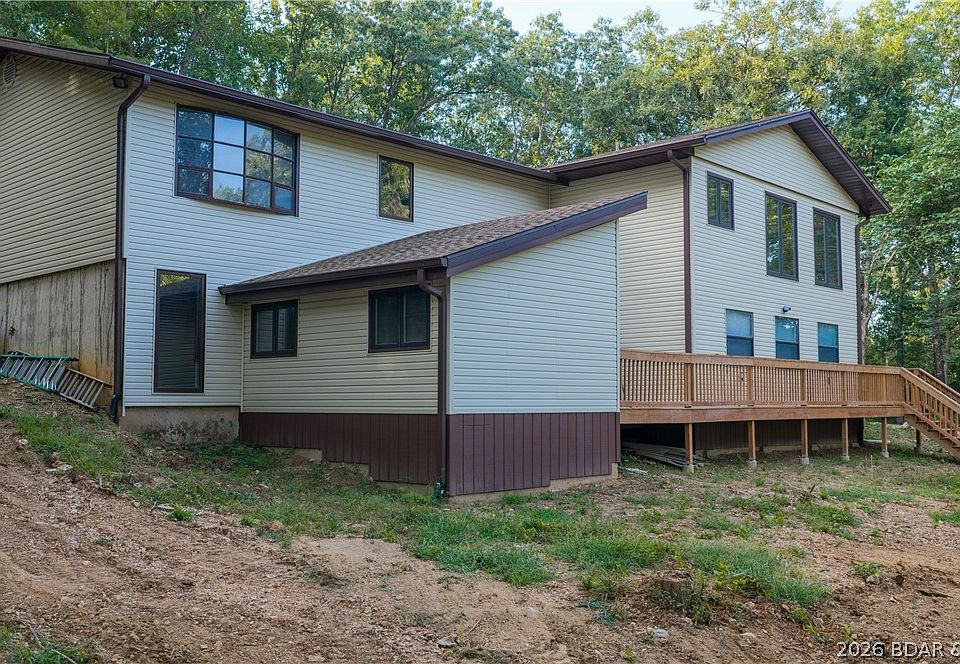 1st image of 5 Hallie Dr
