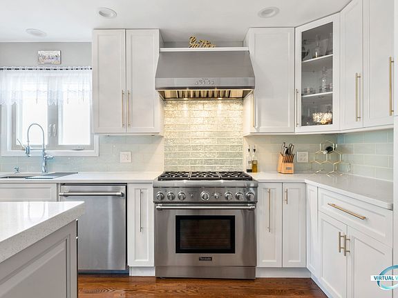3rd image of 4847 Michigan Ave