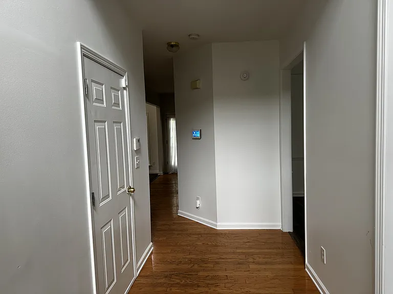 1223 Crescentwood Ln — Photo 2