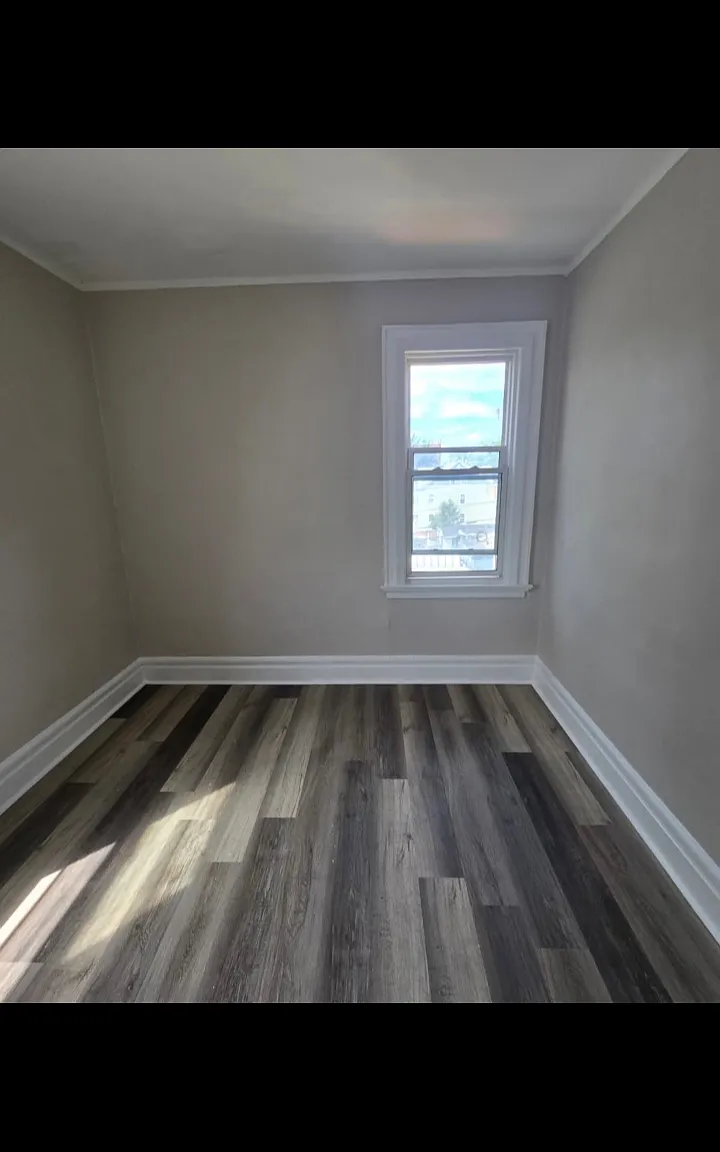 3 bed, $2,000 — Photo 4
