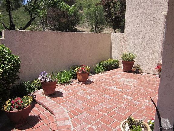 4th image of 668 N Via Colinas