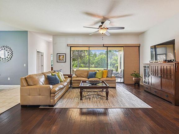 4th image of 19407 Sweet Grass Way