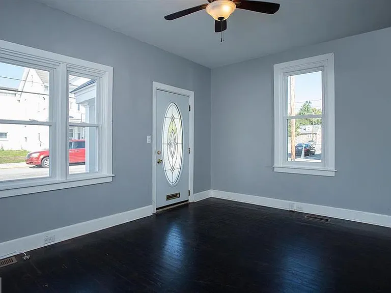 340 S Wood St — Photo 23