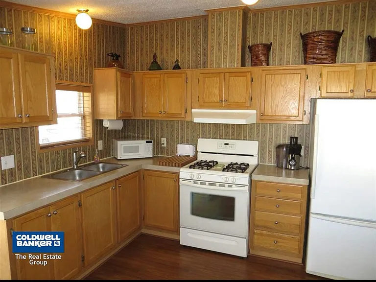 1143 Reber St — Photo 8