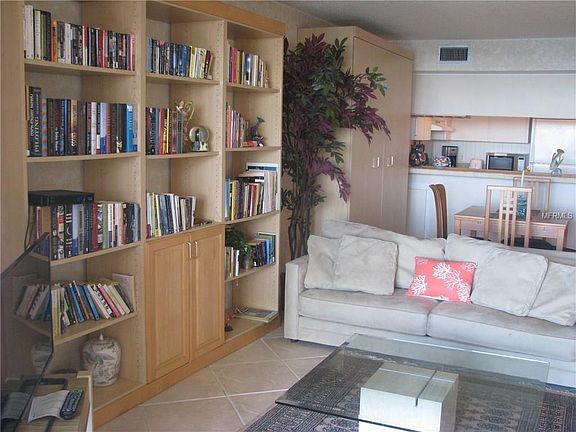 3rd image of 2000 Gulf Blvd APT 9