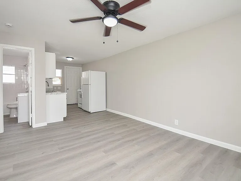 6010 Collingsworth St #2 — Photo 4