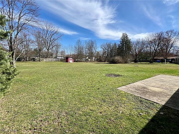 5th image of 103 N Oakmont Dr