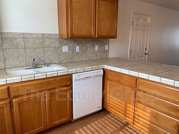 5th image of 2921 N Crowe St