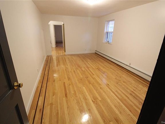 5th image of 2727 Throop Ave Floor 1