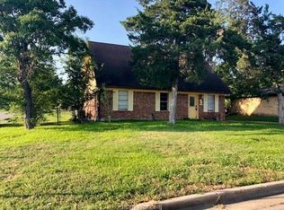 1700 Dillon Ave, Bryan, TX 77803