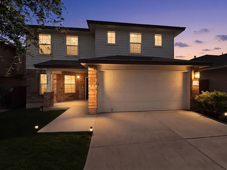 735 Pelican Point — Photo 1