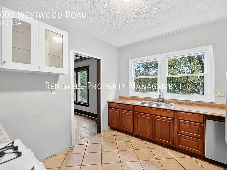 8606 Westwood Rd — Photo 14