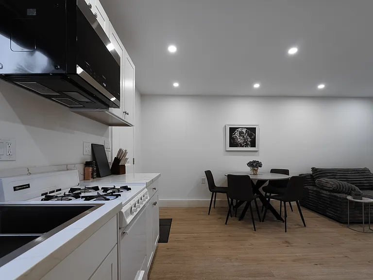 7441 Jordan Ave — Photo 5