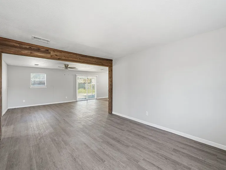 2721 Ash Park Dr — Photo 5