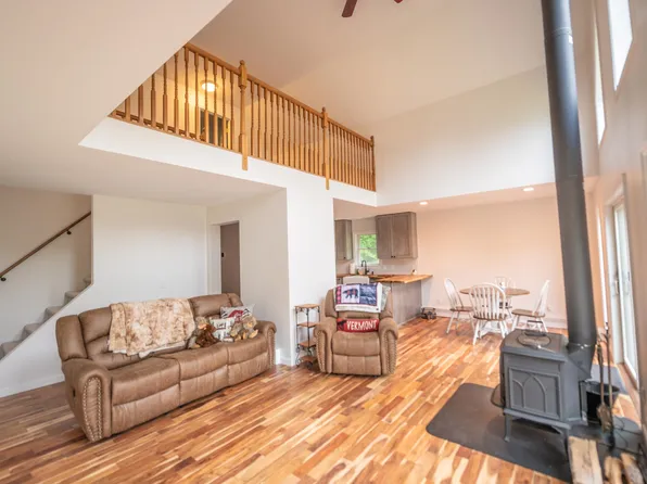 28 Lightning Ledge Way, Wilmington, VT 05363