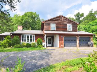 5 Old Shelter Rock Rd, Bethel, CT 06801