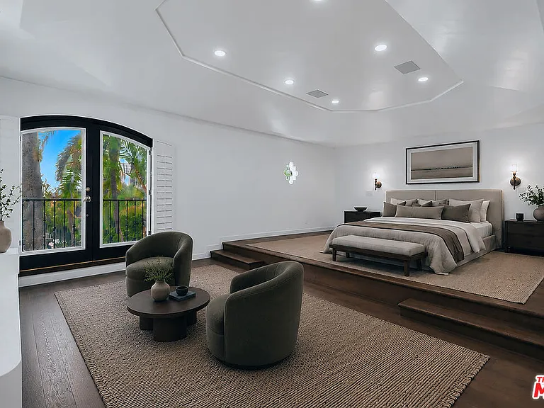 1200 N Doheny Dr — Photo 4