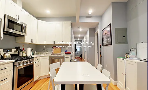 136 Oxford St #1 Photo 1