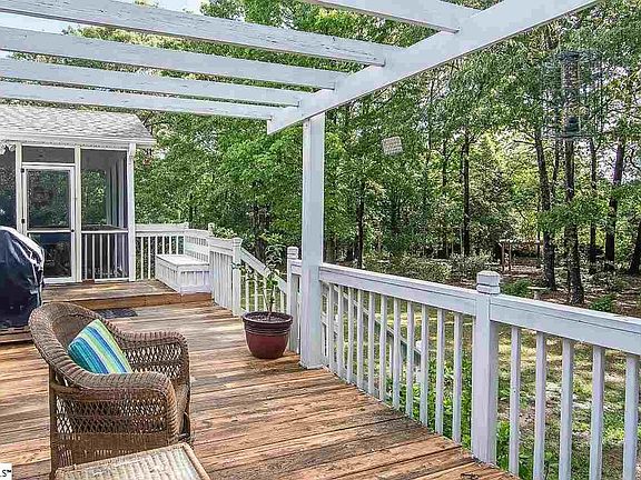 4th image of 126 E Glohaven Pl