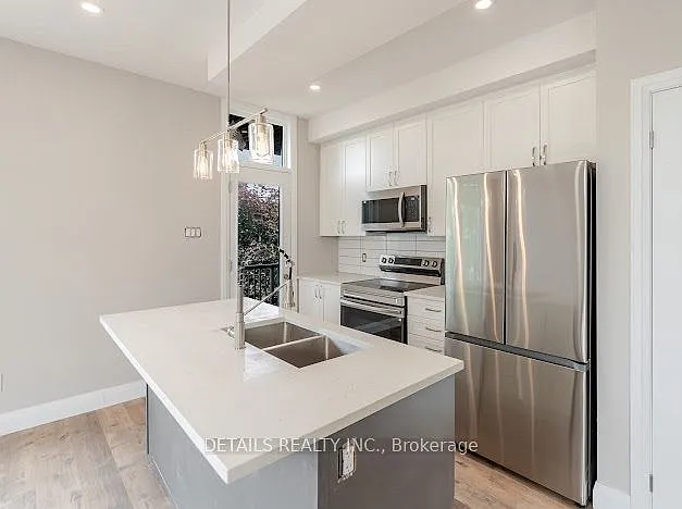659 Donat St #201 — Photo 5